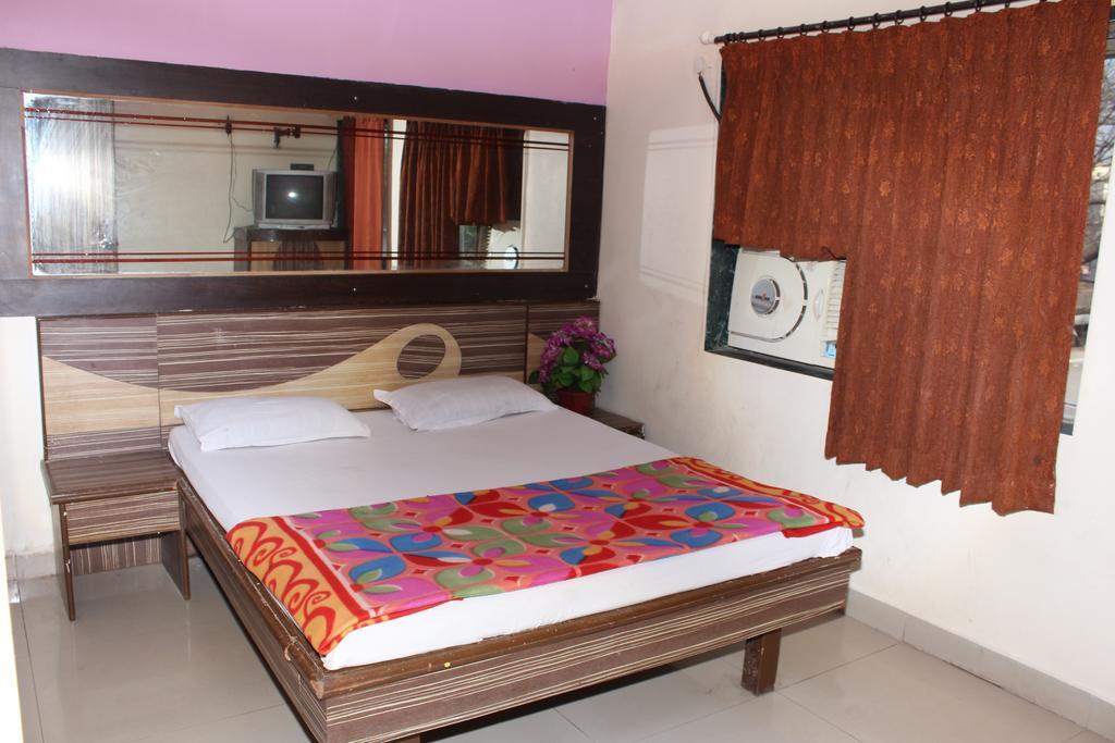 Hotel Shiva Panvel Exteriér fotografie