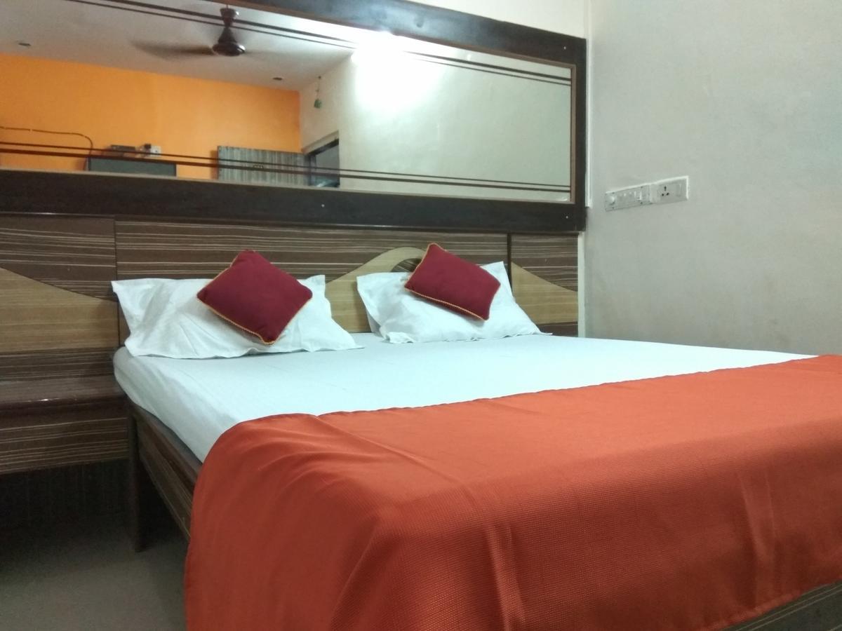 Hotel Shiva Panvel Exteriér fotografie